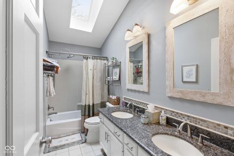 12629 Old Stone Drive Indianapolis IN 46236