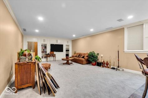 5861 Dawnwood Drive Carmel IN 46033