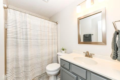 7200 Woodgate Drive Fishers IN 46038