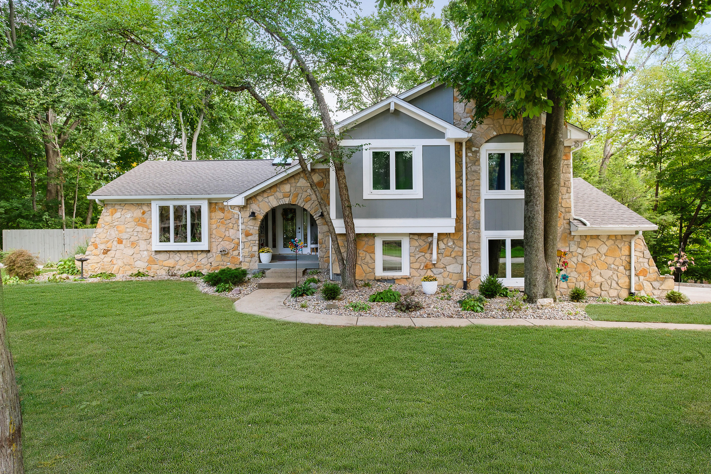 1100 Crown Point Zionsville IN 46077