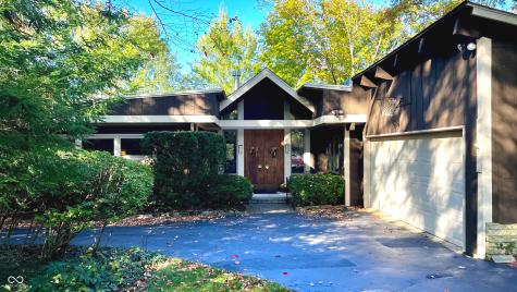 4024 W South Wood Lake Drive Columbus IN 47201