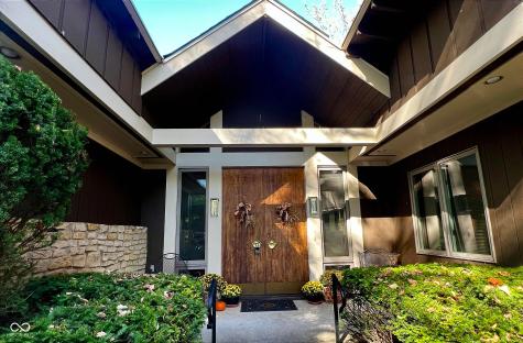 4024 W South Wood Lake Drive Columbus IN 47201