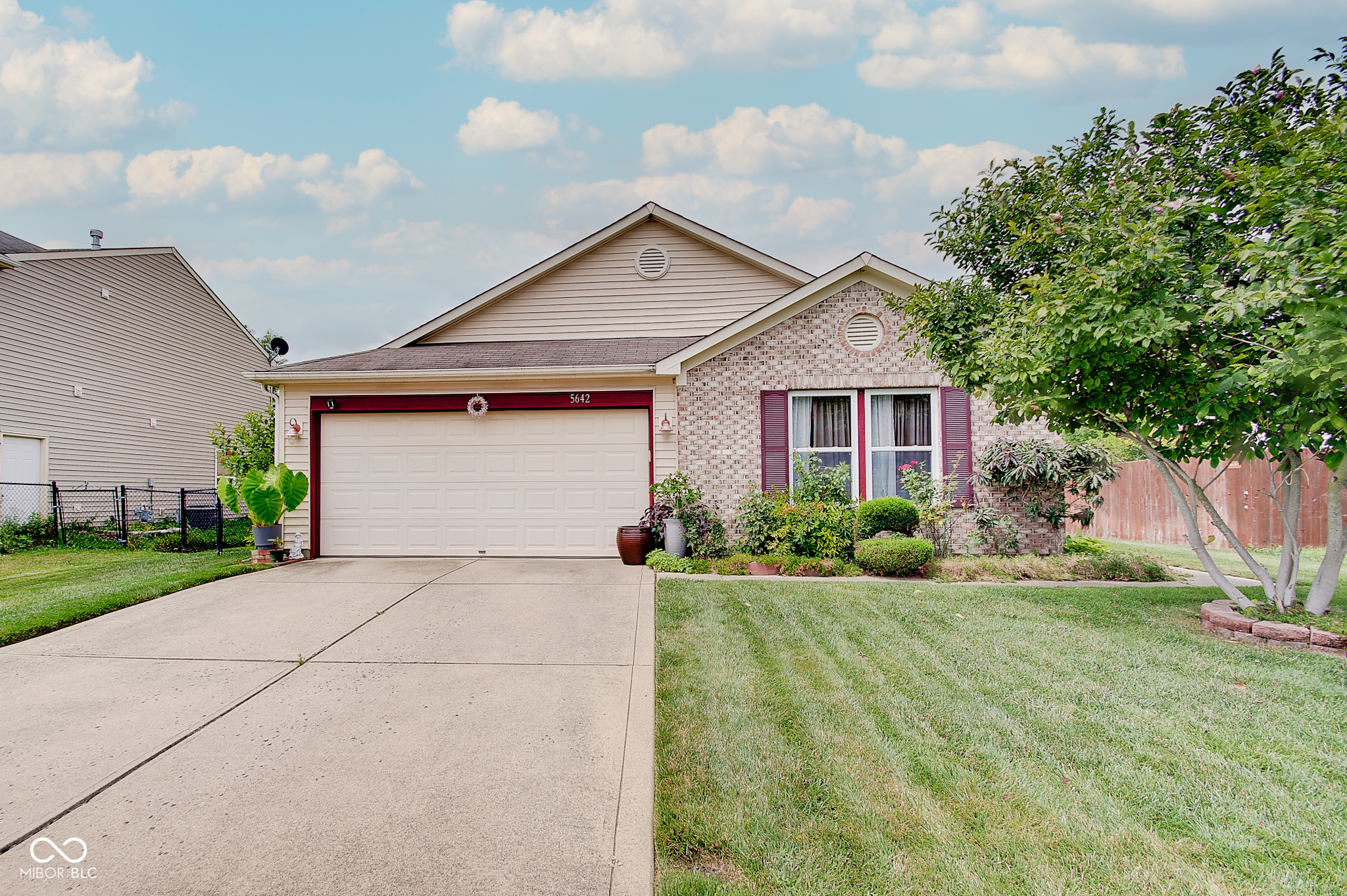 5642 Grassy Bank Drive Indianapolis IN 46237