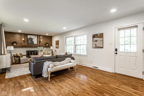 4275 Springwood Trail Indianapolis IN 46228