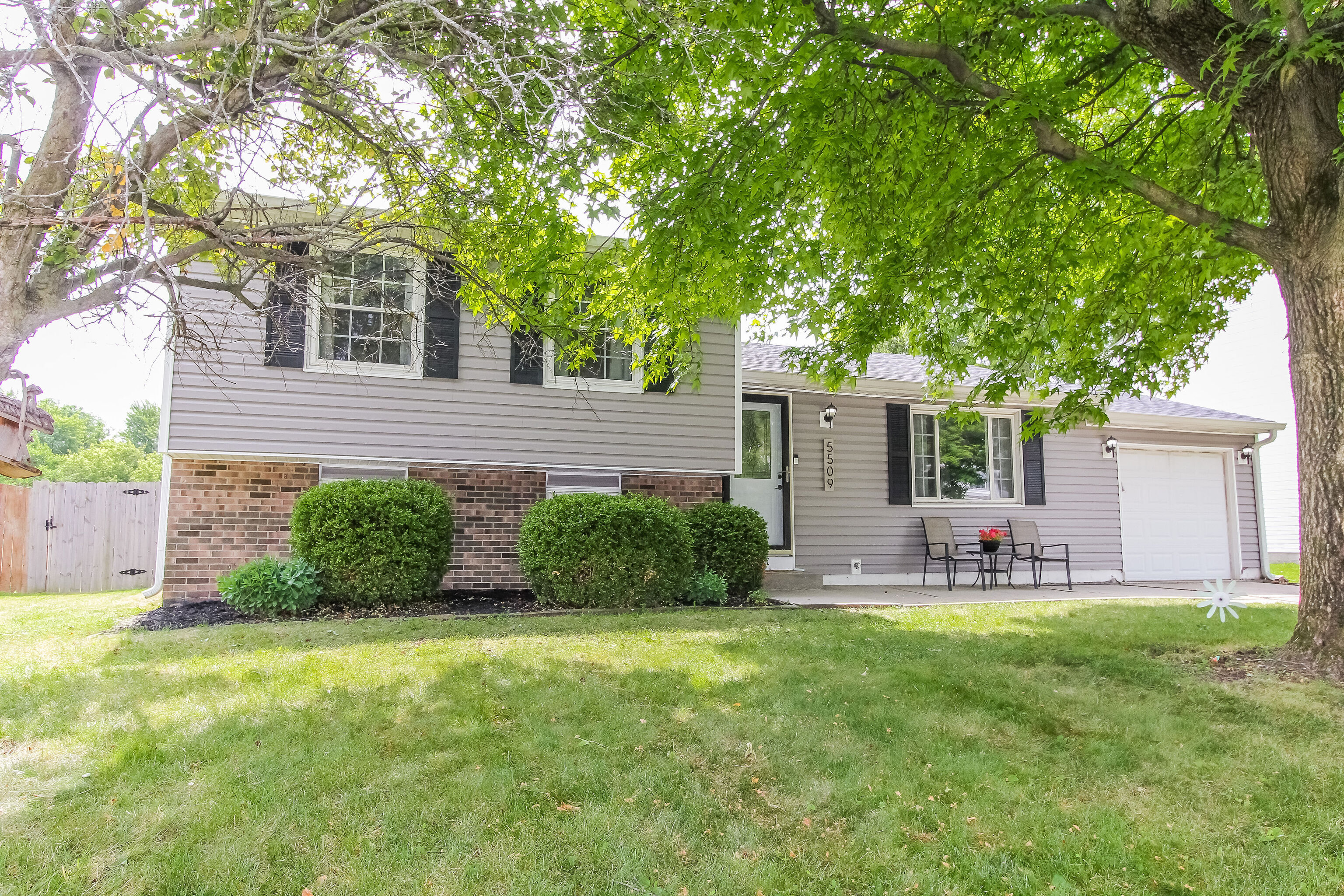 5509 Antoneli Lane Indianapolis IN 46237