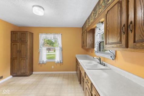 5713 Shelby Street Indianapolis IN 46227