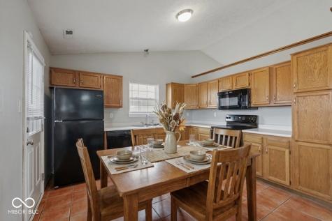 908 Washington Cove Lane Indianapolis IN 46229
