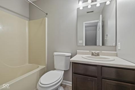 908 Washington Cove Lane Indianapolis IN 46229