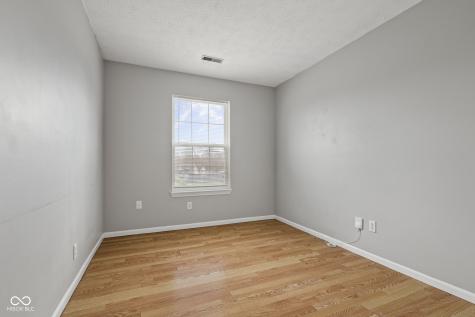 908 Washington Cove Lane Indianapolis IN 46229
