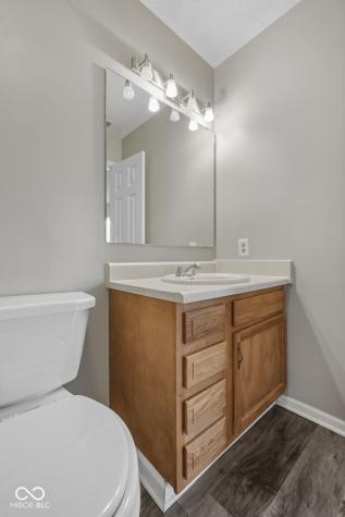 908 Washington Cove Lane Indianapolis IN 46229