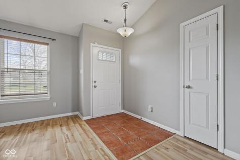 908 Washington Cove Lane Indianapolis IN 46229
