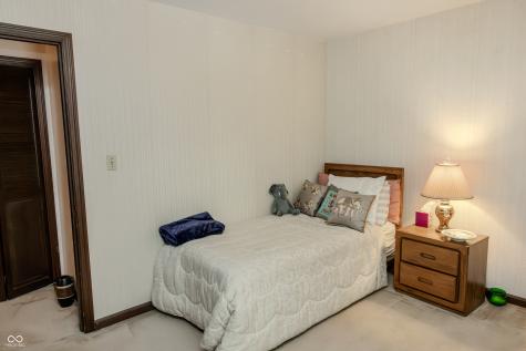 1958 W Twin Oaks Court Crawfordsville IN 47933