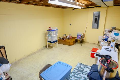 1958 W Twin Oaks Court Crawfordsville IN 47933