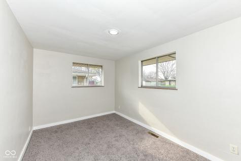 2328 E 9th Street Anderson IN 46012