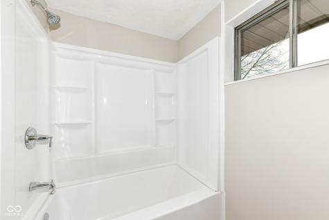 2328 E 9th Street Anderson IN 46012