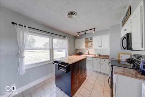 608 W 600 N Fortville IN 46040