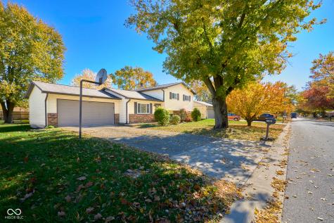 1165 Apple Valley Road Greenwood IN 46142