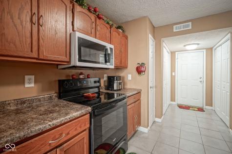 3693 Dayflower Way Indianapolis IN 46235