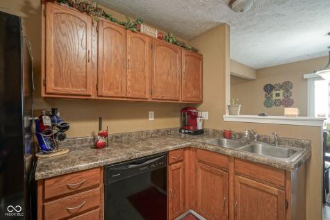 3693 Dayflower Way Indianapolis IN 46235