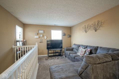 3693 Dayflower Way Indianapolis IN 46235