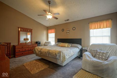 3693 Dayflower Way Indianapolis IN 46235