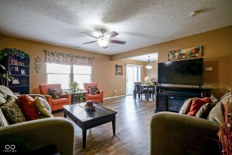 3693 Dayflower Way Indianapolis IN 46235