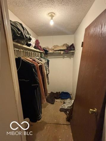 8527 Zephyr Drive Indianapolis IN 46217