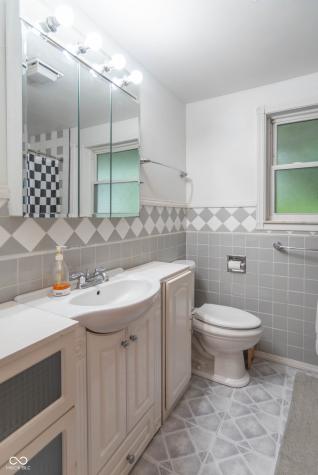 6524 Doris Drive Indianapolis IN 46214