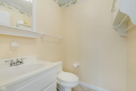 2504 NW Raintree Drive New Castle IN 47362