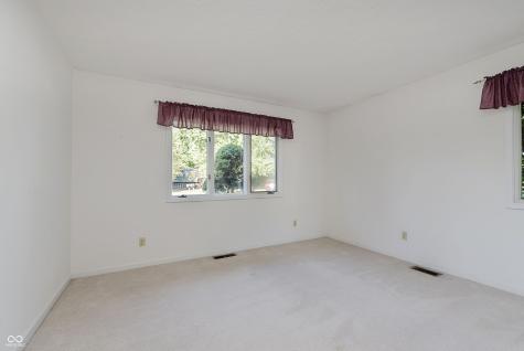 2504 NW Raintree Drive New Castle IN 47362