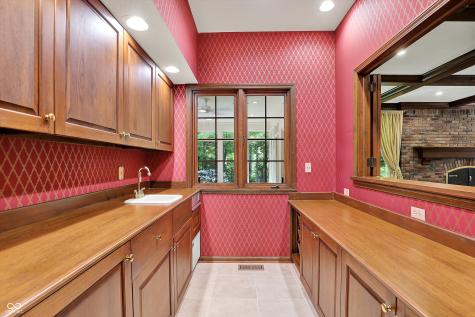 8661 Williamshire W Drive Indianapolis IN 46260