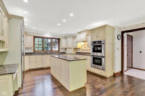8661 Williamshire W Drive Indianapolis IN 46260