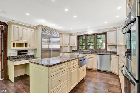 8661 Williamshire W Drive Indianapolis IN 46260