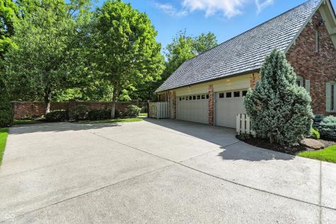 8661 Williamshire W Drive Indianapolis IN 46260