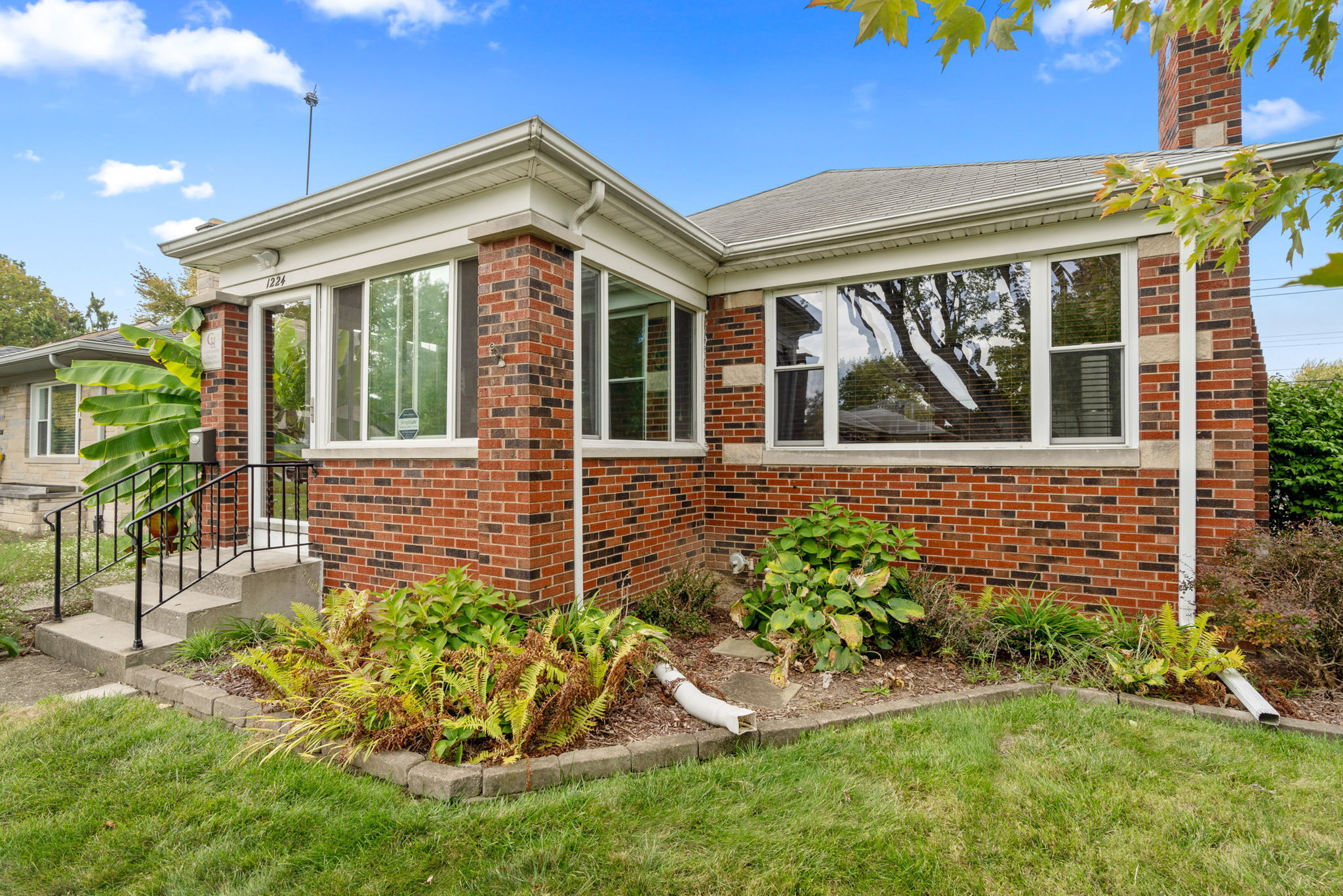 1224 N Hawthorne Lane Indianapolis IN 46219