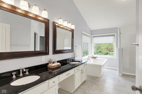 9583 Greenthread Drive Zionsville IN 46077