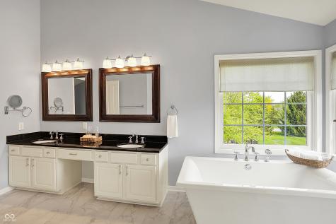 9583 Greenthread Drive Zionsville IN 46077