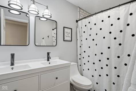 700 Round Court Zionsville IN 46077
