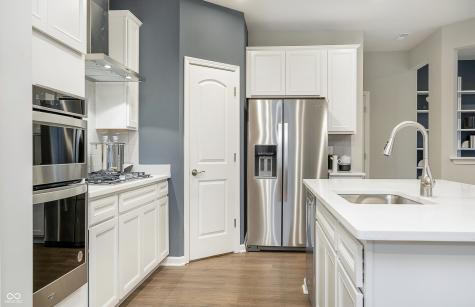 6548 Seattle Slew Drive Whitestown IN 46075