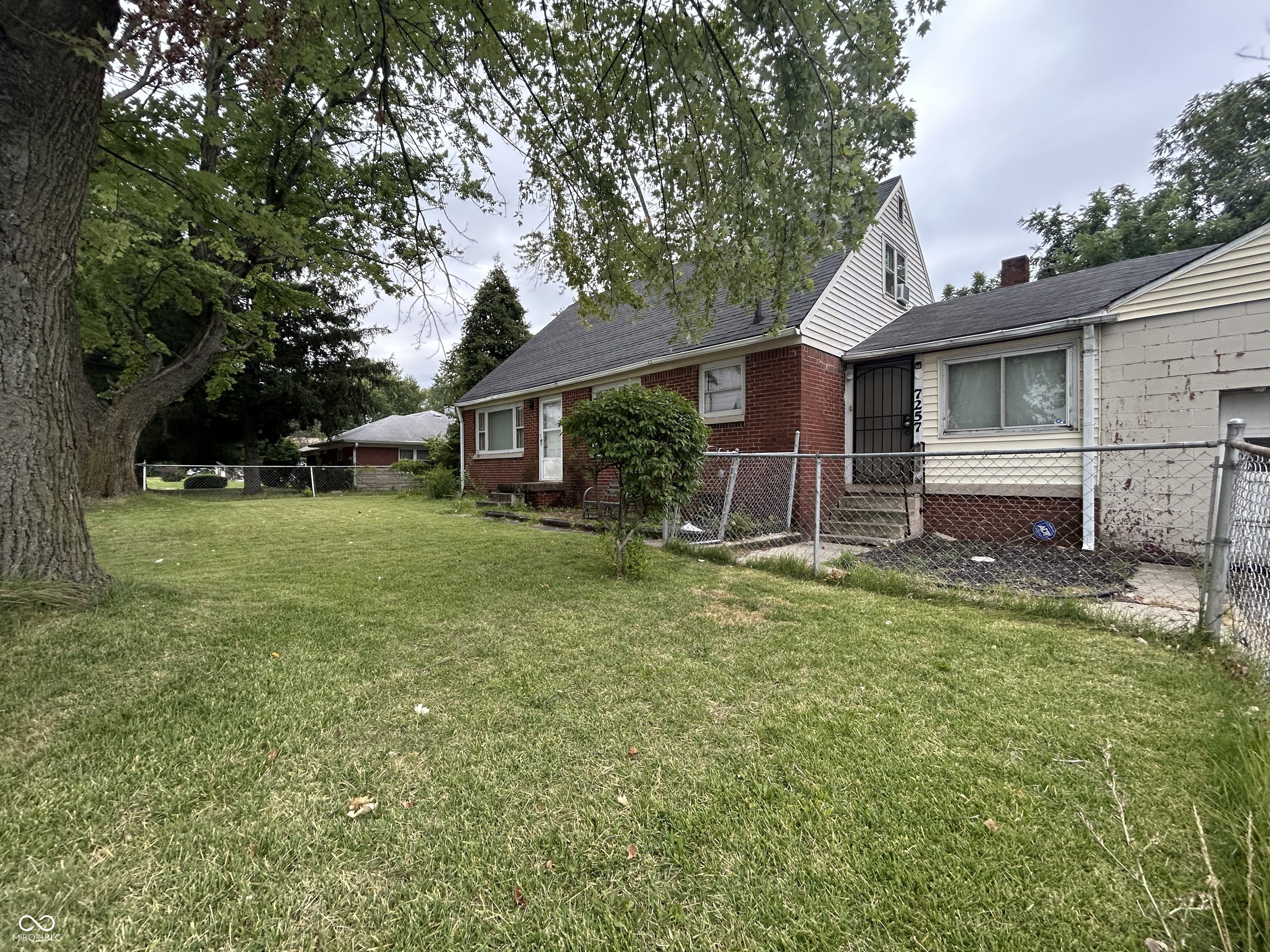 7257 E 38th Street Indianapolis IN 46226