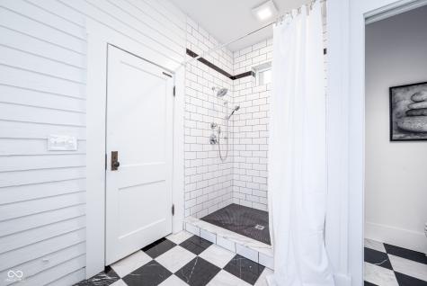 365 W Cedar Street Zionsville IN 46077