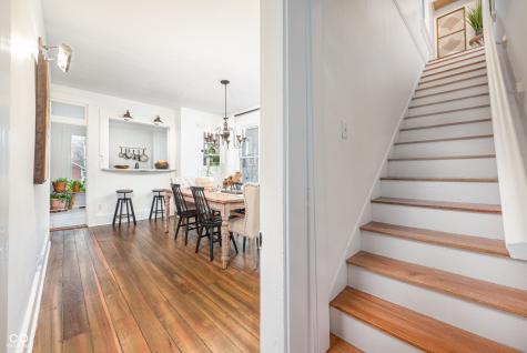 365 W Cedar Street Zionsville IN 46077