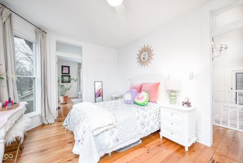 365 W Cedar Street Zionsville IN 46077