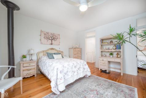 365 W Cedar Street Zionsville IN 46077