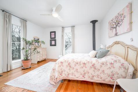 365 W Cedar Street Zionsville IN 46077