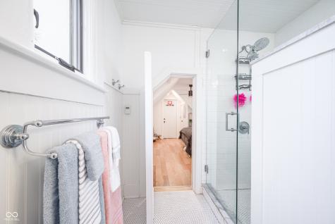 365 W Cedar Street Zionsville IN 46077