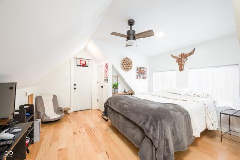 365 W Cedar Street Zionsville IN 46077