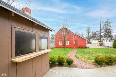 365 W Cedar Street Zionsville IN 46077