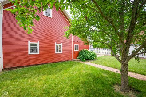 365 W Cedar Street Zionsville IN 46077