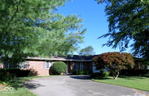 3150 Chapel Court Columbus IN 47203